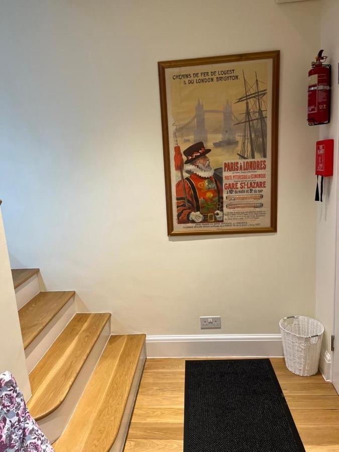 Case de vacanță Serene Townhouse With Parking Londra